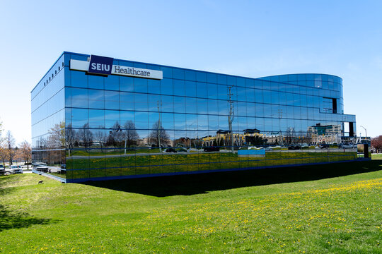 Richmond Hill, On, Canada - May 1, 2021: SEIU Healthcare Head Office Building In Richmond Hill, Ontario, Canada. SEIU Healthcare Is The Union That Represents Over 60,000 Frontline Healthcare Workers I