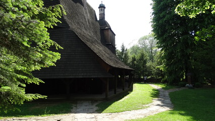 zabytkowy Kościół w Sękowej, Szlak Architektury Drewnianej w Małopolsce, zabytki sakralne w Polsce, - obrazy, fototapety, plakaty