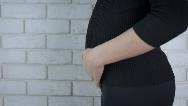 Bad pregnancy time. A stress woman want to make an abortion of her unborn child.