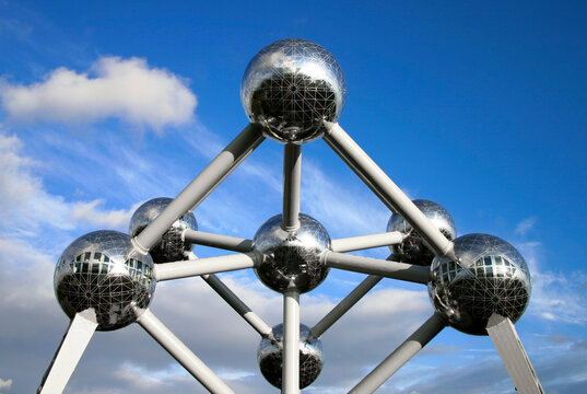 BRUSSELS, BELGIUM, JULY 02: Front view of the Atomium monument with a clear blue sky taken on July 07, 2006 in Brussels. Atomium is a 102m tall building, originally constructed for Expo '58.