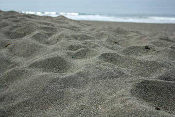 砂浜から見える波