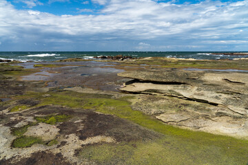 Fototapeta na wymiar Large rocks and sea