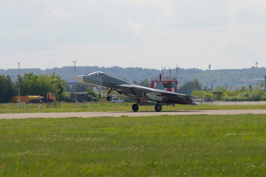 Su-57-Bilder: Stock-Fotos & -Videos. | Adobe Stock