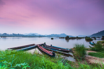 Fototapeta na wymiar Beautiful sunrise on Mekong river, border of Thailand and Laos, NongKhai province,Thailand.