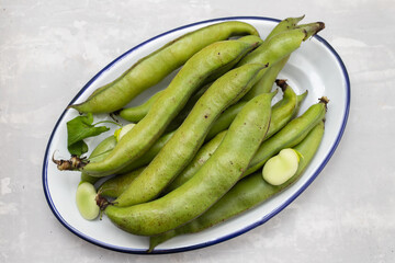 green beans in white dish