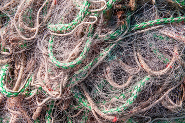 Filets de pêche en tas