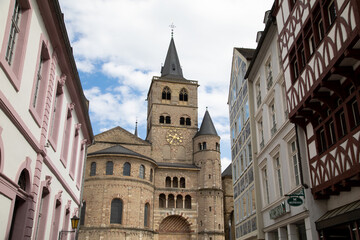Fototapeta na wymiar Trier , Domkirche St. Peter 