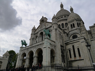 Fototapeta na wymiar Kirche in Paris