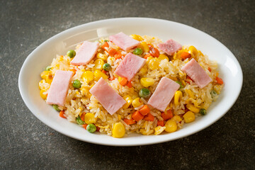 fried rice with ham and mixed vegetable (carrot, green bean peas, carrot)