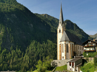 Fototapeta na wymiar church on the mountain