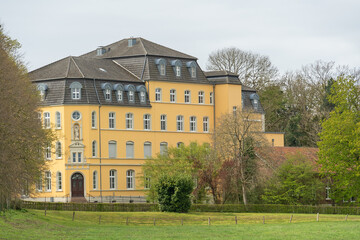 Fototapeta na wymiar Schloss Haus Aspel in Rees-Haldern, Niederrhein, Nordrhein-Westfalen