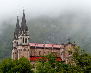 Fototapeta na wymiar Basilica de Santa Maria la Real de Covadonga