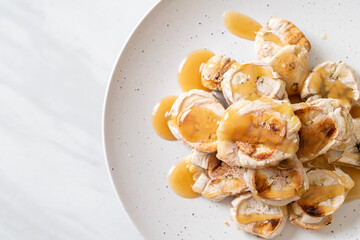 Grills Banana with Caramel Sauce