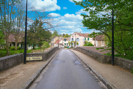 Bridge Road on Yerres River, France