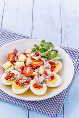 Spicy apple salad