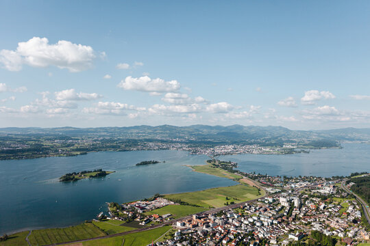 Zürichsee zwischen Pfäffikon und Rapperswil mit Insel Ufenau