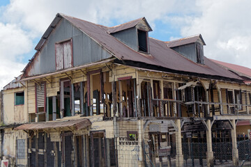 Vieille maison créole en ruine à Cayenne - Guyane française