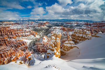Heavy Snows Cover Fairyland Hoodoos in Bryce Canyon
