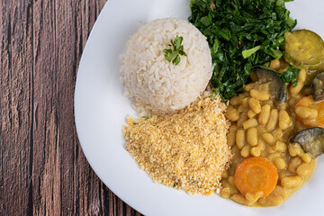 Done Dish - Casule with rice, cabbage and farofa