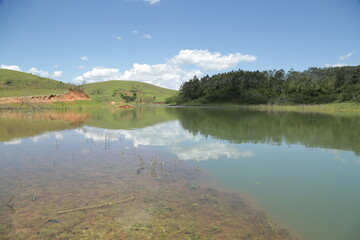 Fototapeta premium Vista da represa.