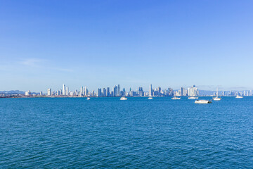 Naklejka premium Panama City after dark