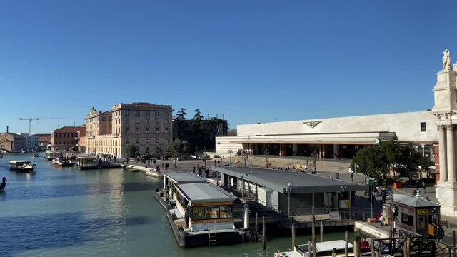 Veneza
Cidade na It&aacute;lia