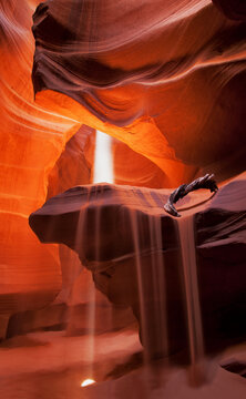 Fototapeta Light beam in Antelope Canyon