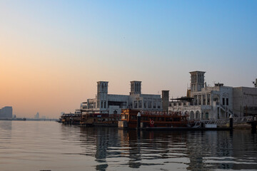 Obraz premium Sunrise in Dubai Creek