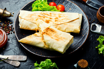 Appetizing Turkish shawarma.