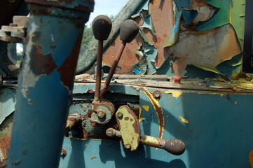 Detail Steuerung eines alten Baggers auf der Insel Usedom, Ostsee, Deutschland