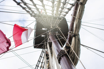 mast retracted from a 16th century spanish galleon