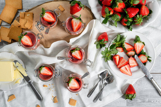 Strawberry Tiramisu With Butter Biscuits