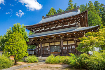 Fototapeta premium Zennoji Buddhist Temple, Takayama, Japan. Japanese text reads Zennoji Buddhist temple, Takayama.