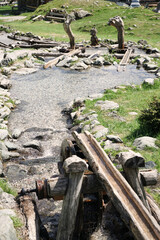 Bach mit Wasserspielplatz