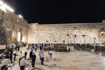 03-05-2021. jerusalem-israel. Returning to the routine after the corona virus, in prayer without a mask and partitions in the open area of the Western Wall plaza
