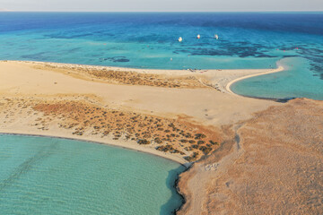Fototapeta na wymiar Aerial view: Juzur Tawilah island in Red sea, Egypt