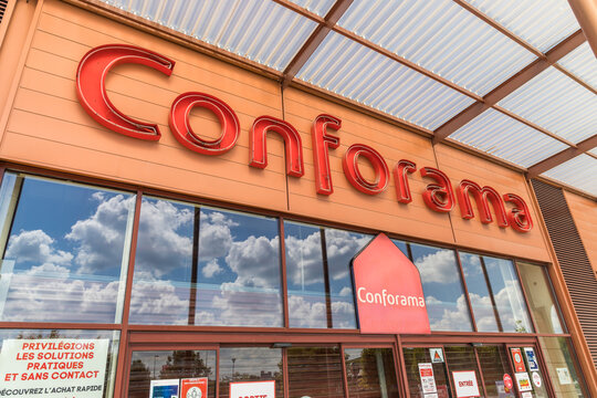 Conforama logo on the front of the home furnishings store