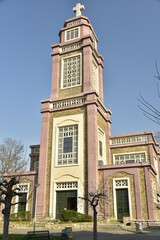 Fototapeta na wymiar L'église Sainte Suzanne et son architecture Art Déco à Schaerbeek 