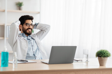 Obraz premium Rest from patients at workplace and positive emotions