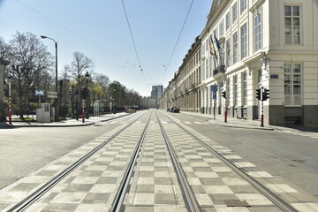 Fototapeta na wymiar Rails de tram à la Rue Royale à Bruxelles