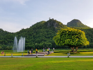 Fototapeta na wymiar fountain in the park