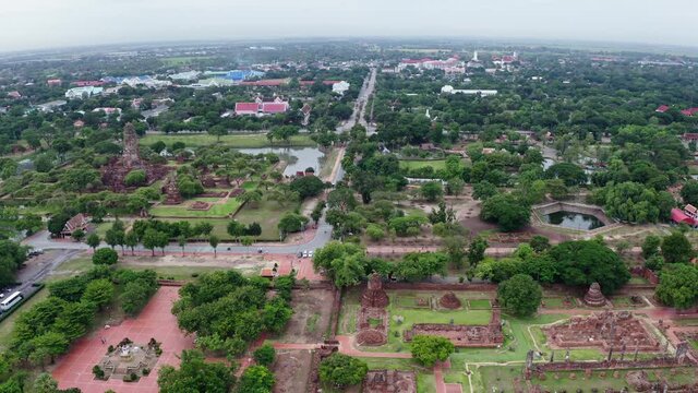 วิดีโอสต็อก
Aerial view old ancient architecture building construction pagoda at Ayutthaya Historical Park, Phra Nakhon Si Ayutthaya, Ayutthaya, Thailand