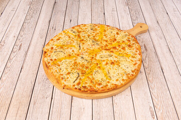 pizza four formaggio