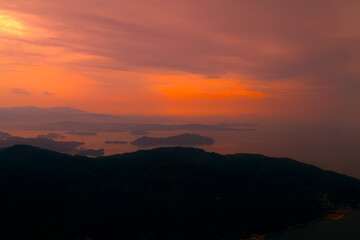 海 夕焼けの瀬戸の島々