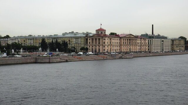 Arsenalnaya Embankment in St. Petersburg. 4K.