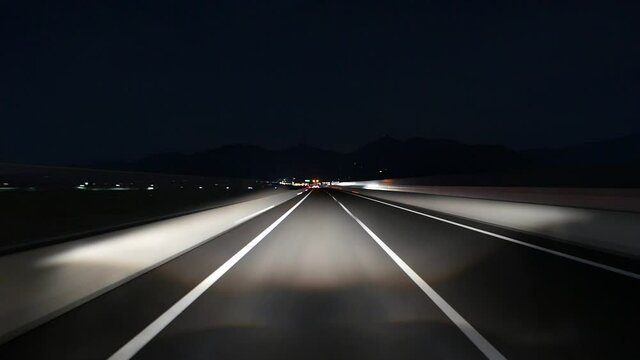 移動映像　ドライブ　新名神高速道路（夜間走行イメージ）タイムラプス