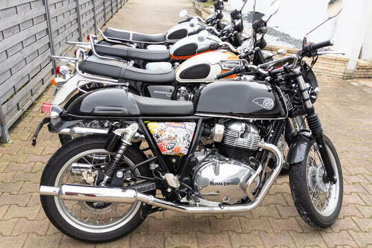 triumph bonneville and royal enfield GT interceptor motorbike neo retro old vintage motorcycle