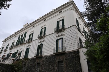 Fototapeta na wymiar Napoli - Scorcio della facciata posteriore di Villa Floridiana