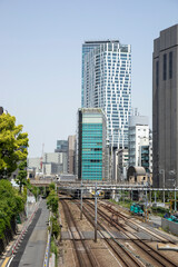 鉄道橋から望む渋谷駅のビル群