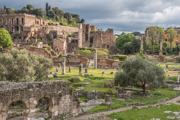 Fototapeta na wymiar Beautiful view of Rome in Italy. Ancient historical ruins, famous monuments, alley's and streets.